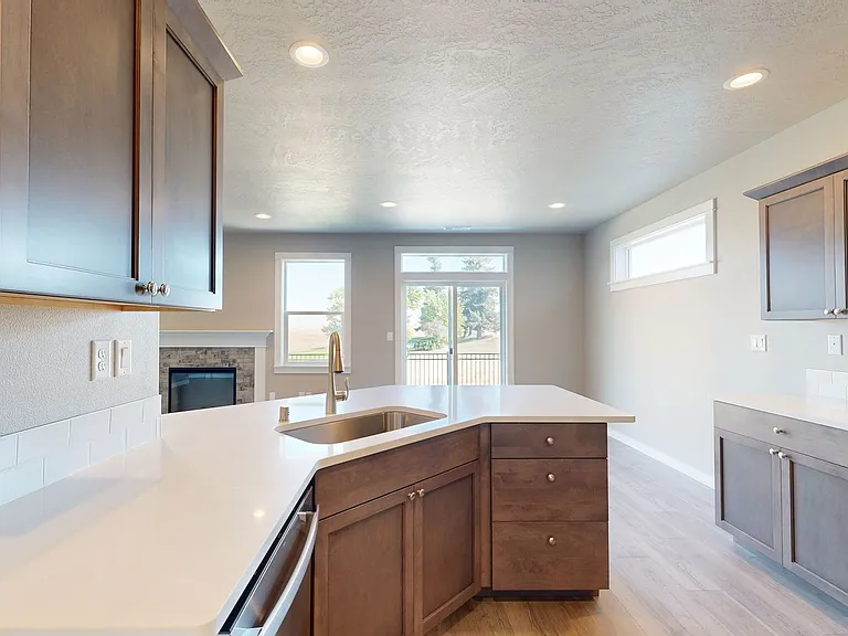 1189 Ava St — Photo 12