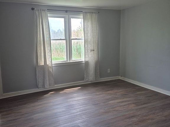 2nd image of 50-60 Crane Pl