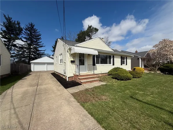 9417 Alexander Rd, Garfield Heights, OH 44125