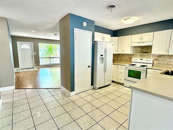 3rd image of 1121 Citrus Isle #1121