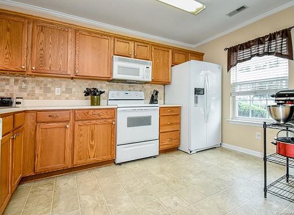 4th image of 7506 Pilot Cove Ct