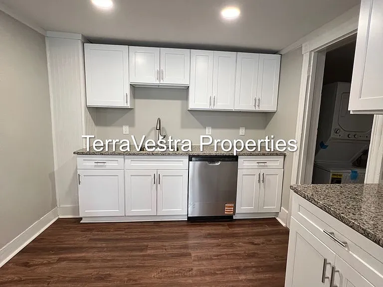 805 Archer St — Photo 2