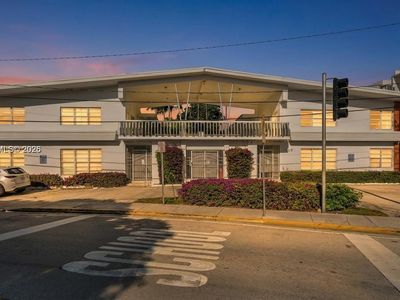 8080 Tatum Waterway Dr APT 25, Miami Beach, FL, 33141