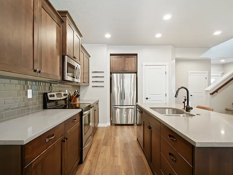 2700 E Clarene Dr — Photo 4
