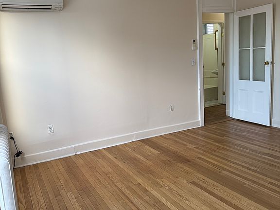 4th image of 2172 43rd St APT 2