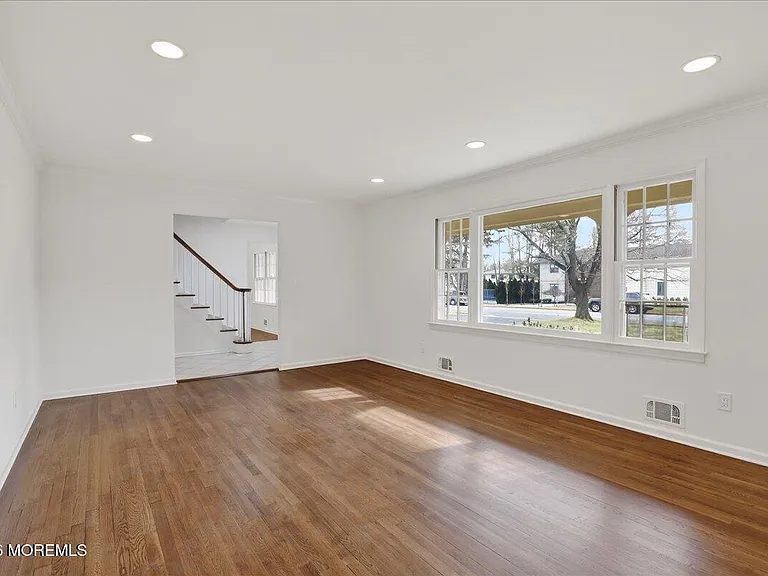15 Harbor Ct — Photo 11