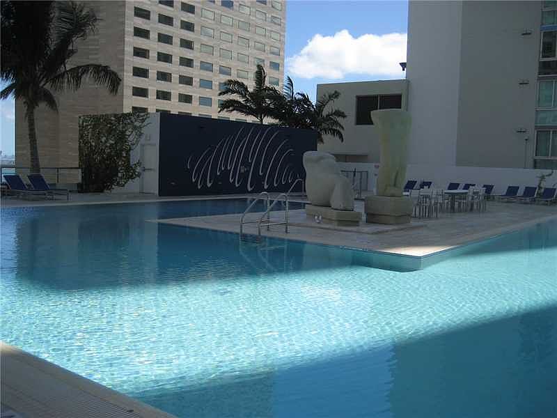 2nd image of 325 Biscayne Blvd #3824