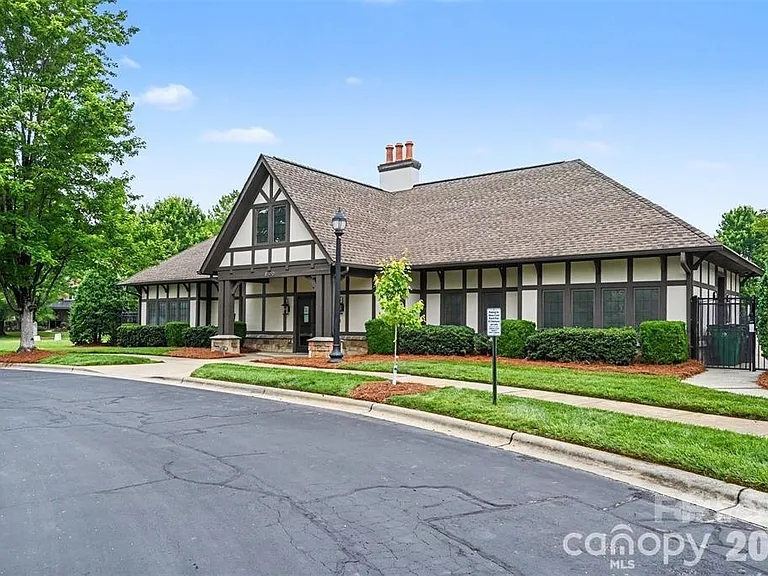 10713 Serape Rd — Photo 33
