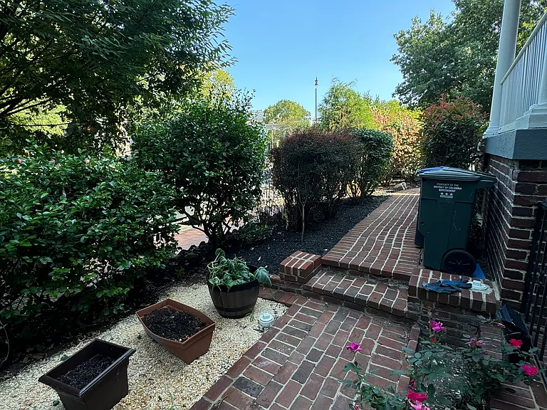 672 Maryland Ave NE #A — Photo 22