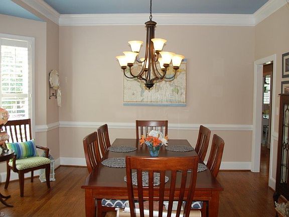 4th image of 811 Haddington Ct