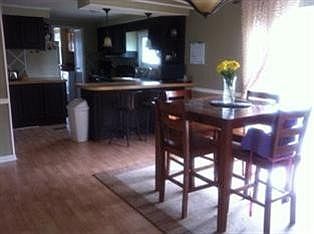 5th image of 323 Independence Dr