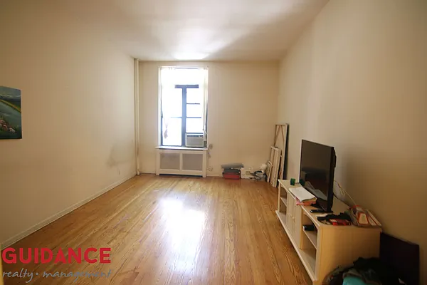 Rented by Guidance Realty Corp. | media 8
