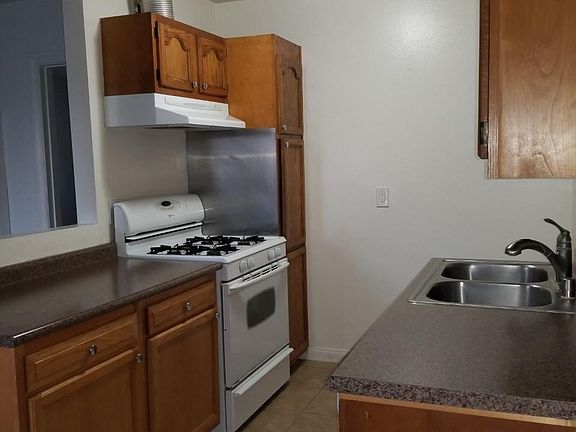 5th image of 370 Avocado St #5
