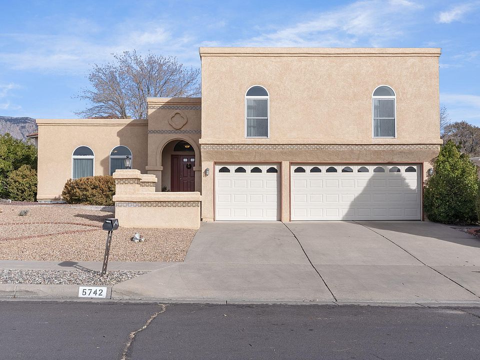 1st image of 5742 Vista Bonita NE