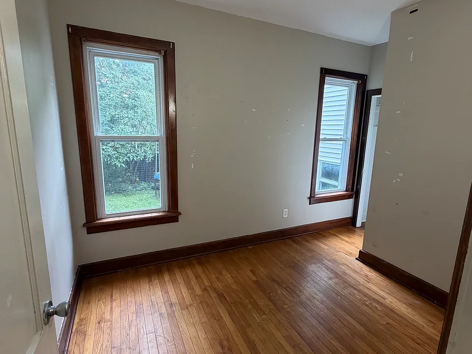 1 Barton Ave #1
