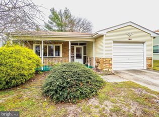 64 Huntington Dr, Southampton, NJ 08088
