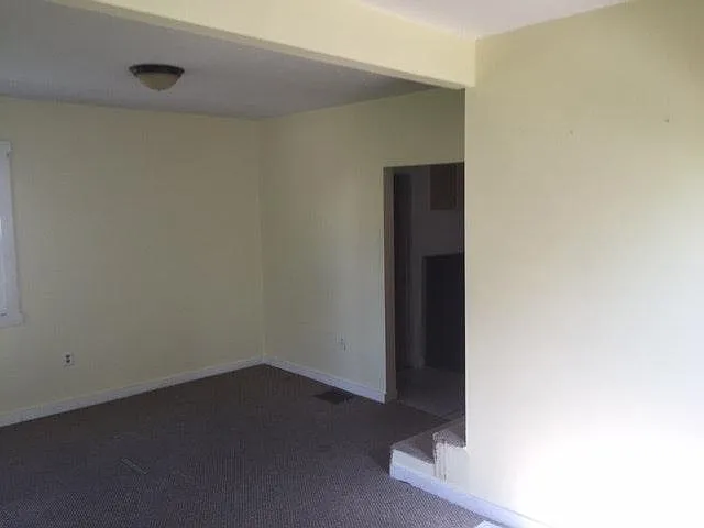 415 E 34th St — Photo 13