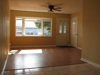 3rd image of 424 S Ahlborn Dr