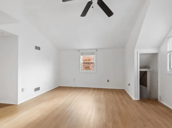 689 2nd Street image 2 of 22