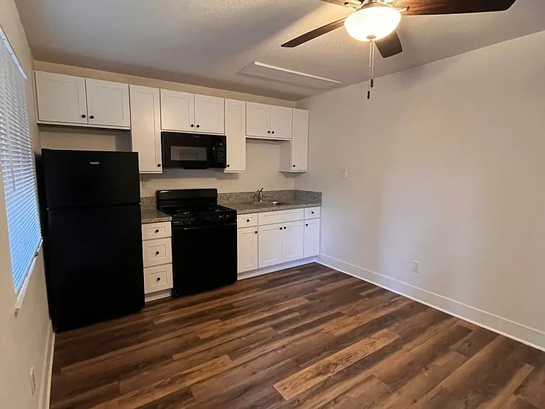 1031 Moss Rd — Photo 7