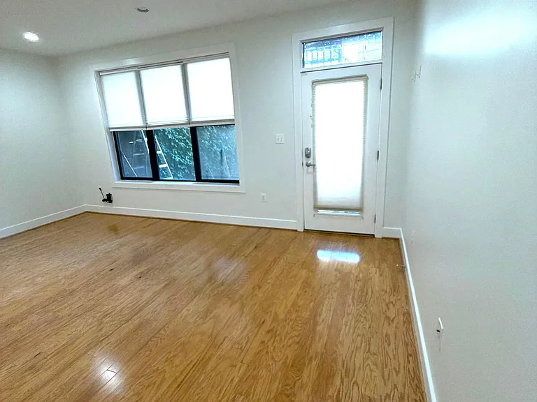 2444 Ontario Rd NW #1 — Photo 12