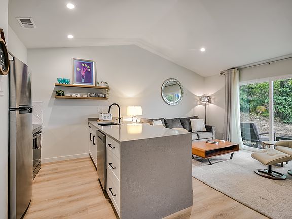 3rd image of 1213 Hollow Creek Dr #4