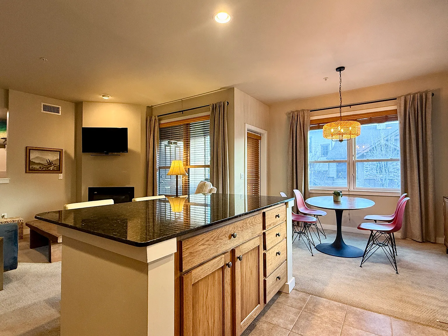 1 bed, 1.5 bath, 990 sqft, $2,500 — Photo 2