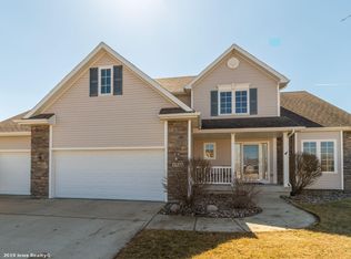9816 Enfield Cir, Johnston, IA 50131