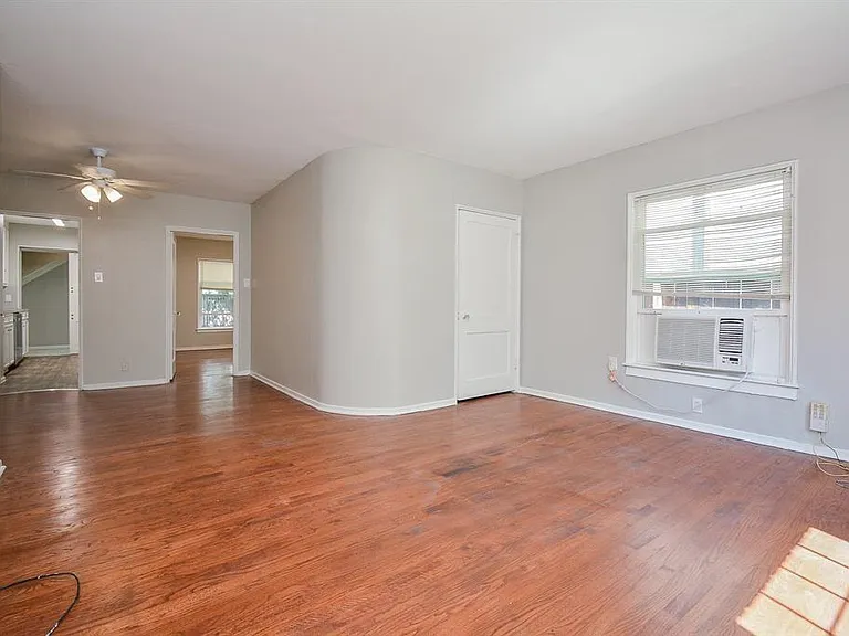 2718 Wroxton Rd #3 — Photo 13