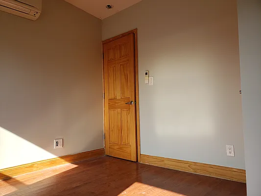 Rented by The Hamilton Group | media 21