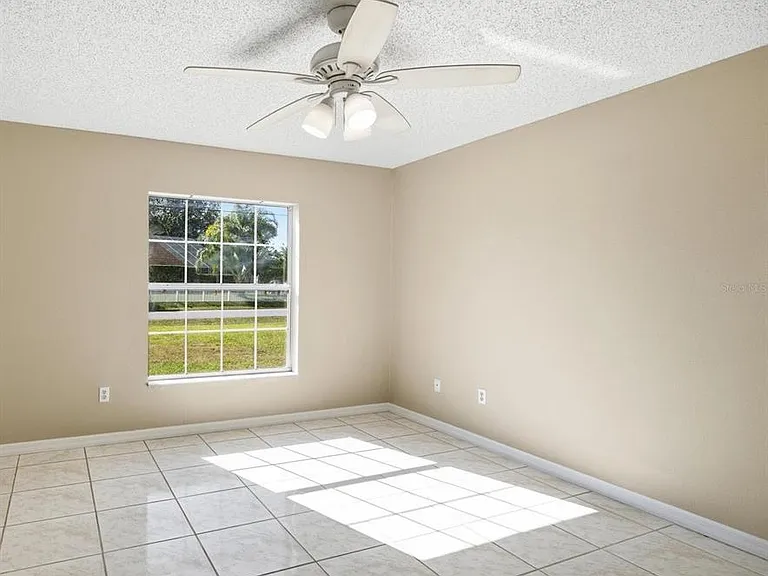 106 La Mancha Dr — Photo 11
