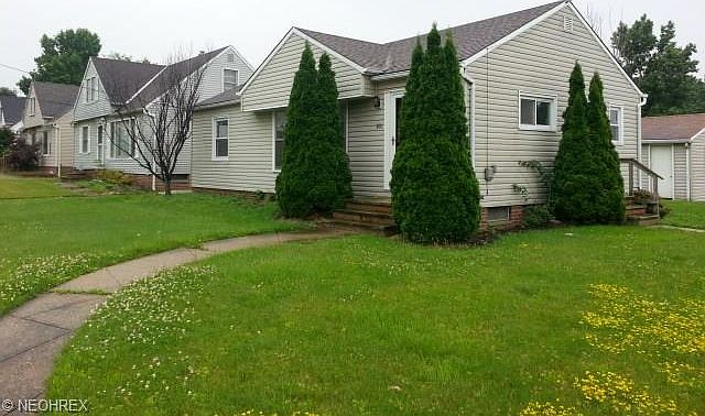 1st image of 866 E 305th St