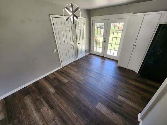 4th image of 1008 E 6th St