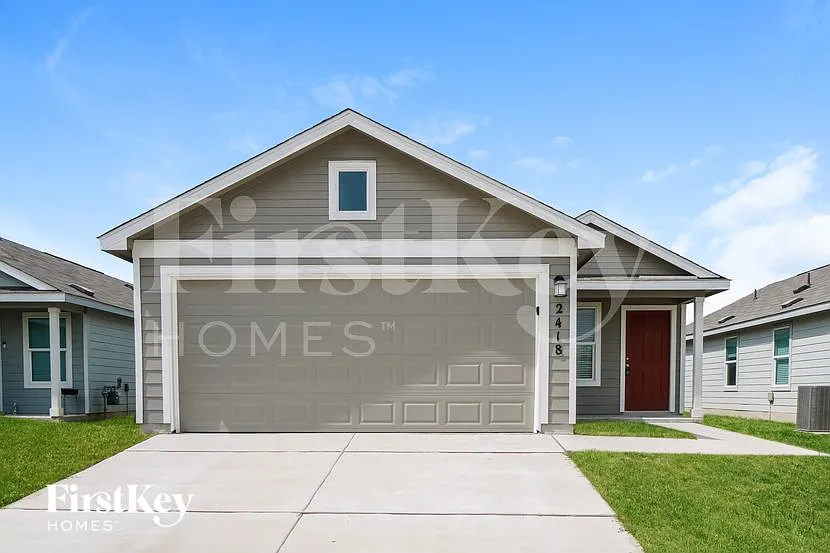 4 bed, 2.0 bath, 1627 sqft, $1,755 — Photo 1