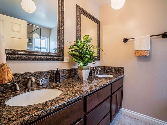 4th image of 1725 Weston Cir