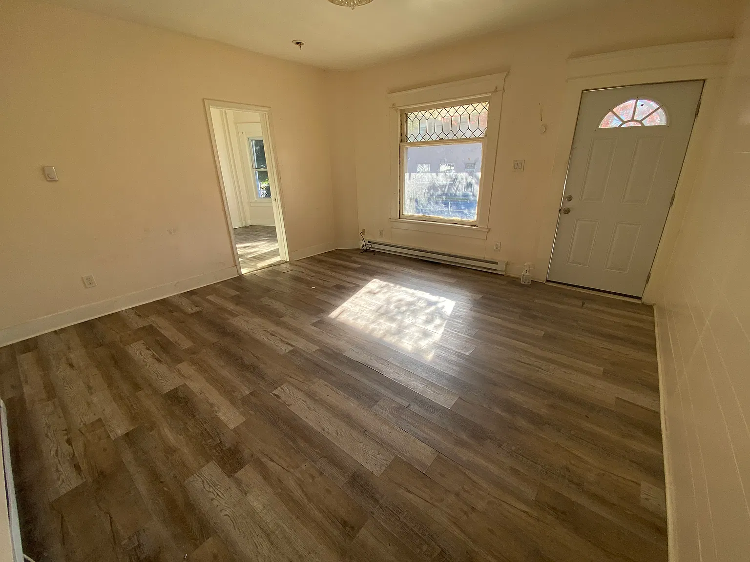 2 bed, 800 sqft, $1,000 — Photo 3