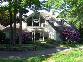 48 E Lake Rd, Danbury, CT 06811