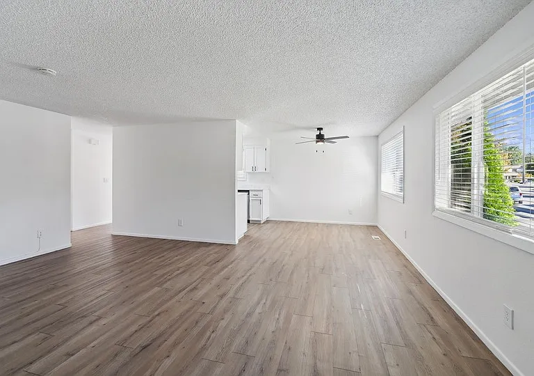 ReNew Rock Creek Townhomes — Photo 20