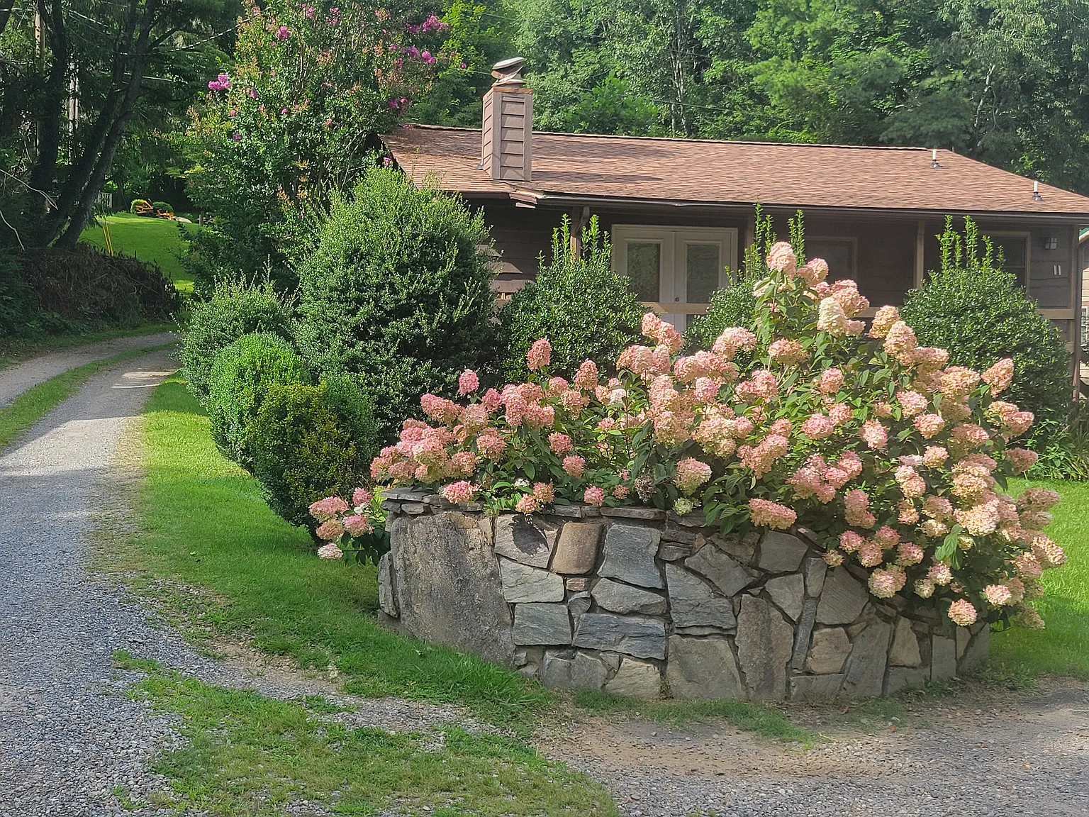 2 bed, $1,800 — Photo 2