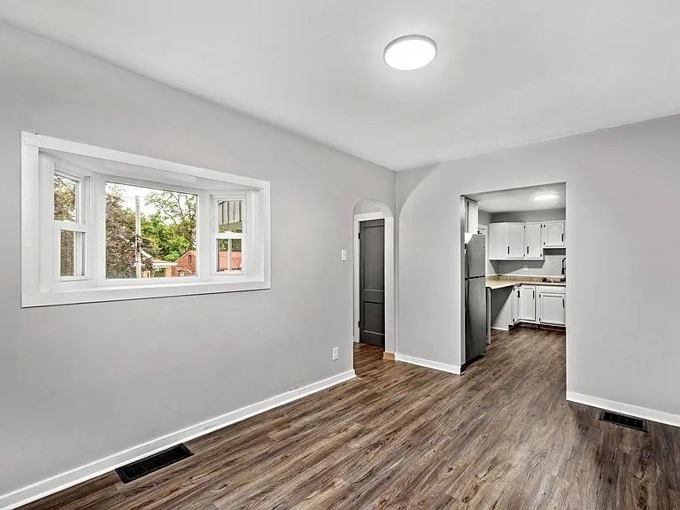 361 Vine St — Photo 5