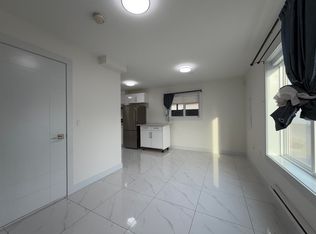 1052 E 50th Ave #3, Vancouver, BC V5X 1B8