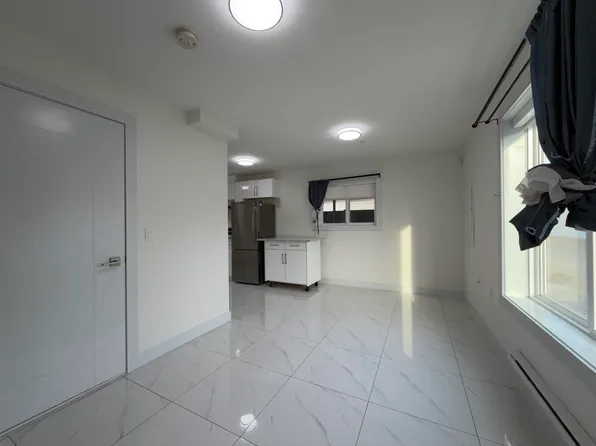 1052 E 50th Ave, Vancouver, BC