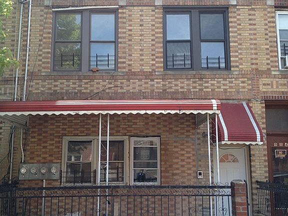 2nd image of 986 Dumont Ave