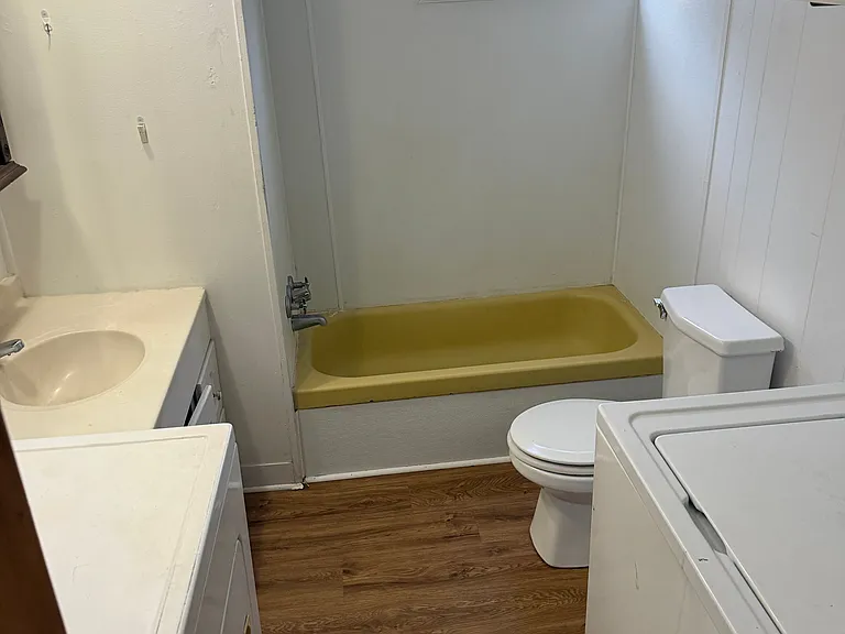 622 Burrell Ave #107 — Photo 6