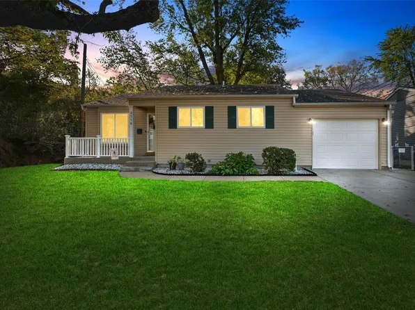 2718 Chatham Dr, Maryland Heights, MO 63043