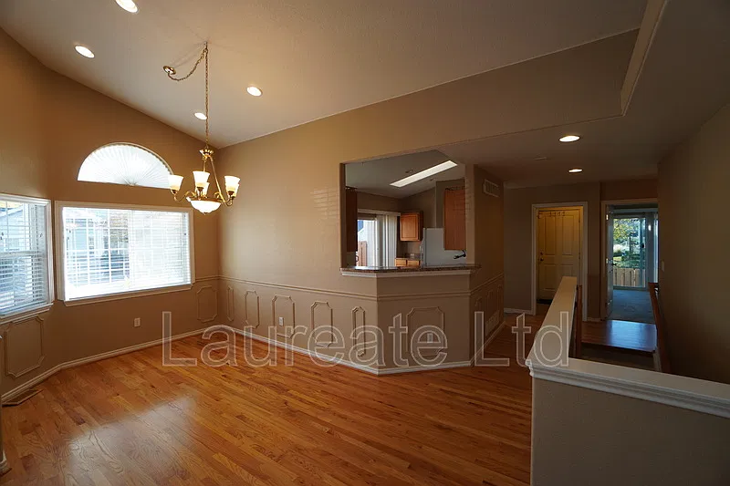3 bed, 3.0 bath, 2426 sqft, $2,895 — Photo 4