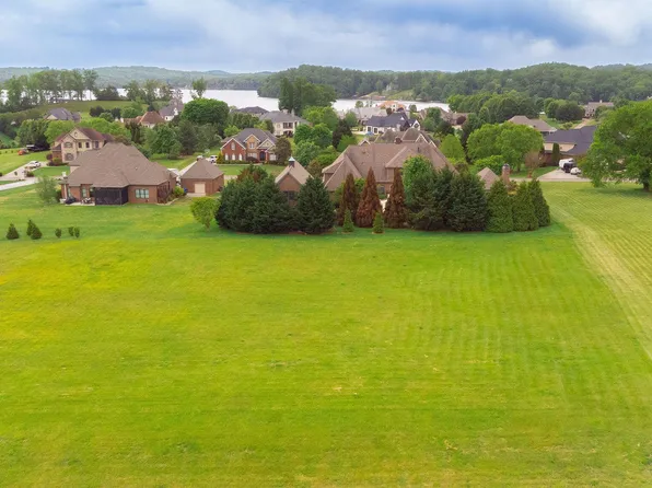 3649 Calumet Dr, Louisville, TN 37777