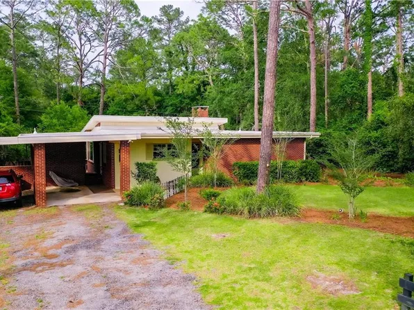 1303 Jasmine Cir, Waycross, GA 31501