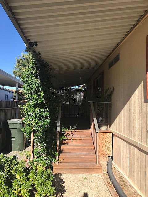 2nd image of 814 Dobrich Cir