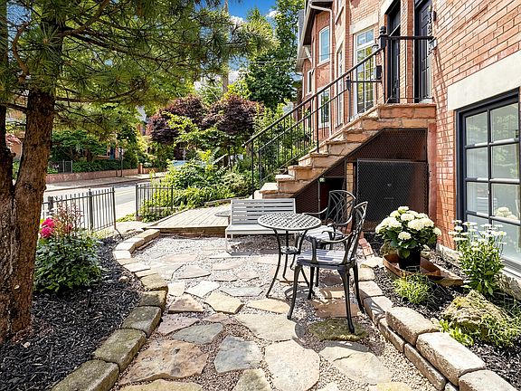 5th image of 425A Sackville St #2